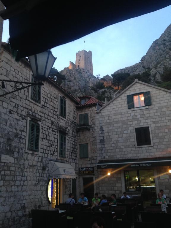 Gala Apartments Omiš Buitenkant foto