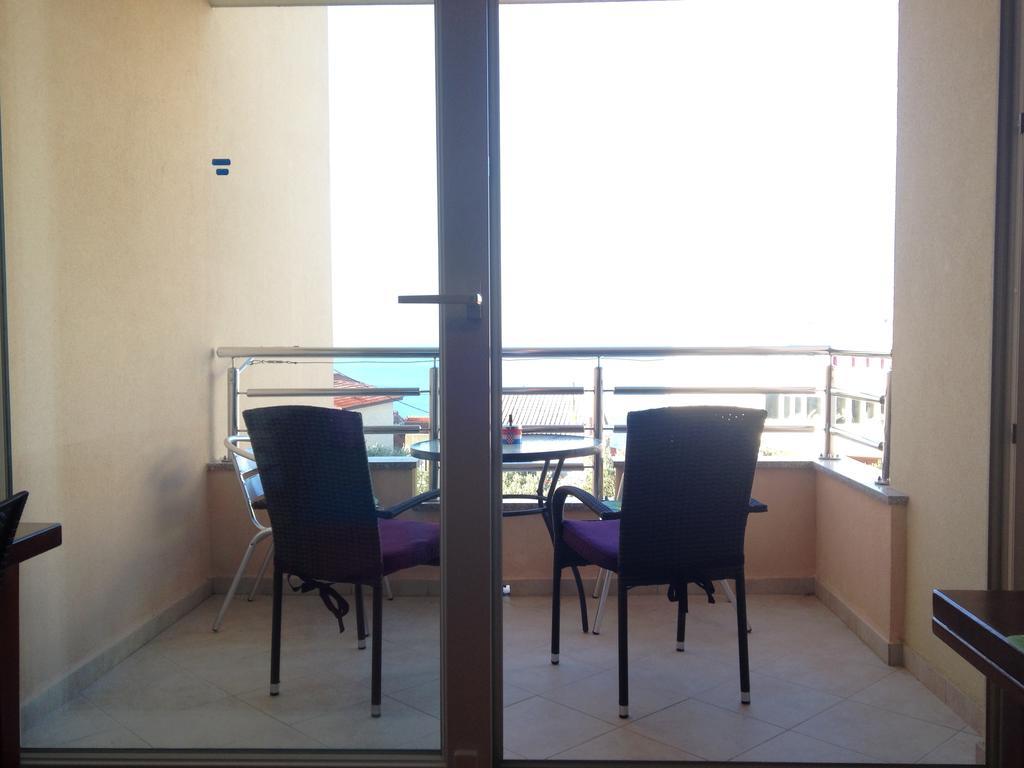 Gala Apartments Omiš Buitenkant foto