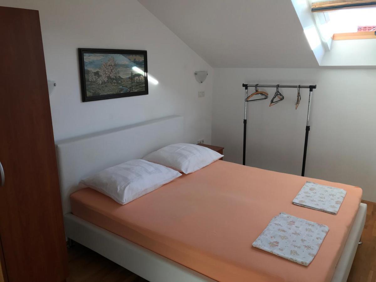 Gala Apartments Omiš Buitenkant foto