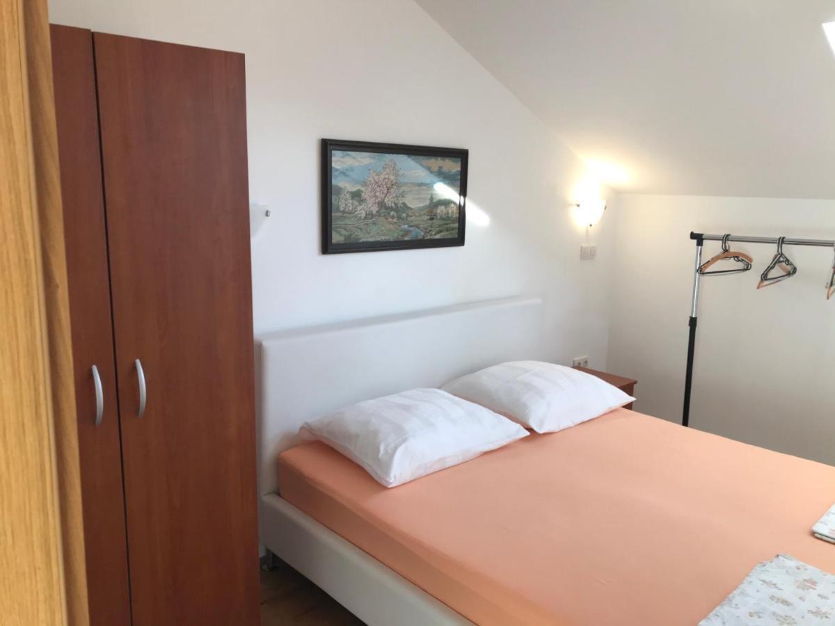 Gala Apartments Omiš Buitenkant foto