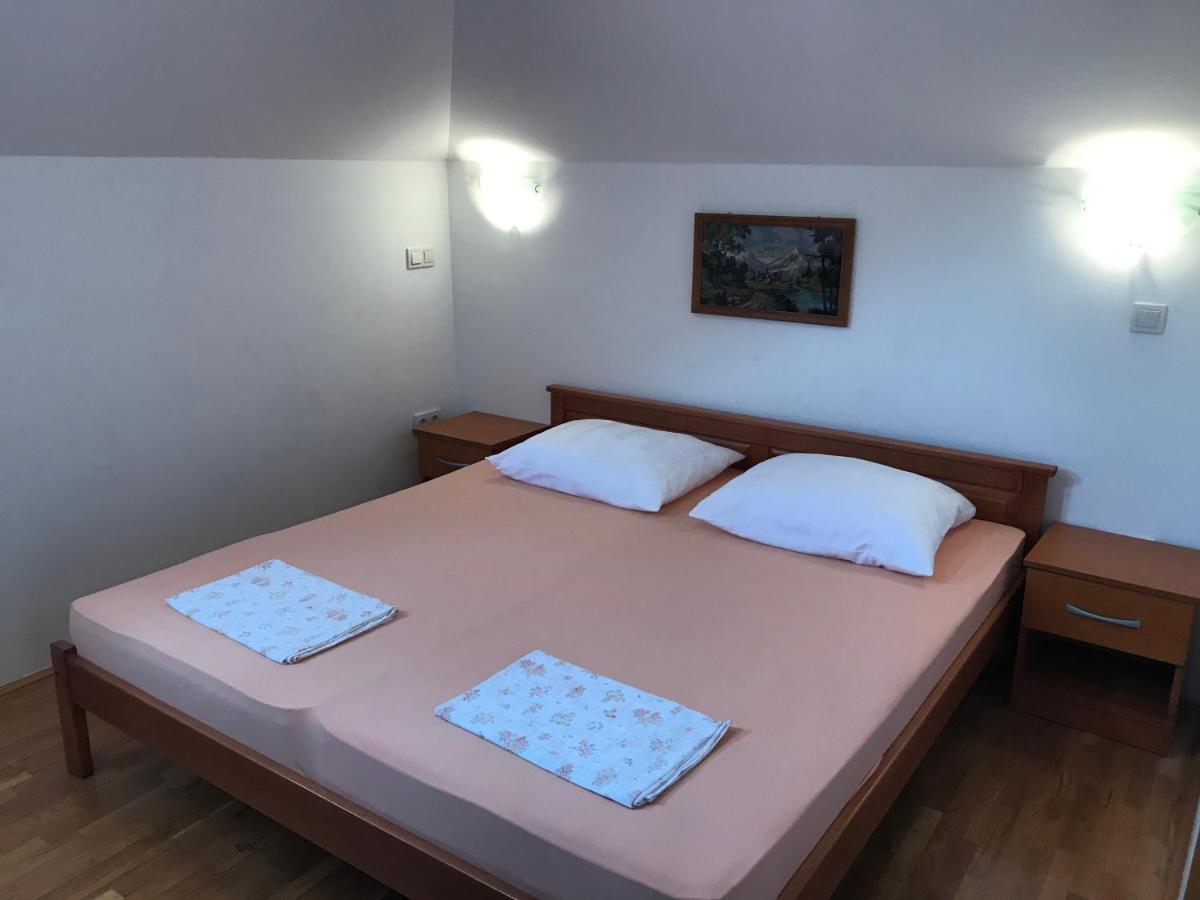 Gala Apartments Omiš Buitenkant foto