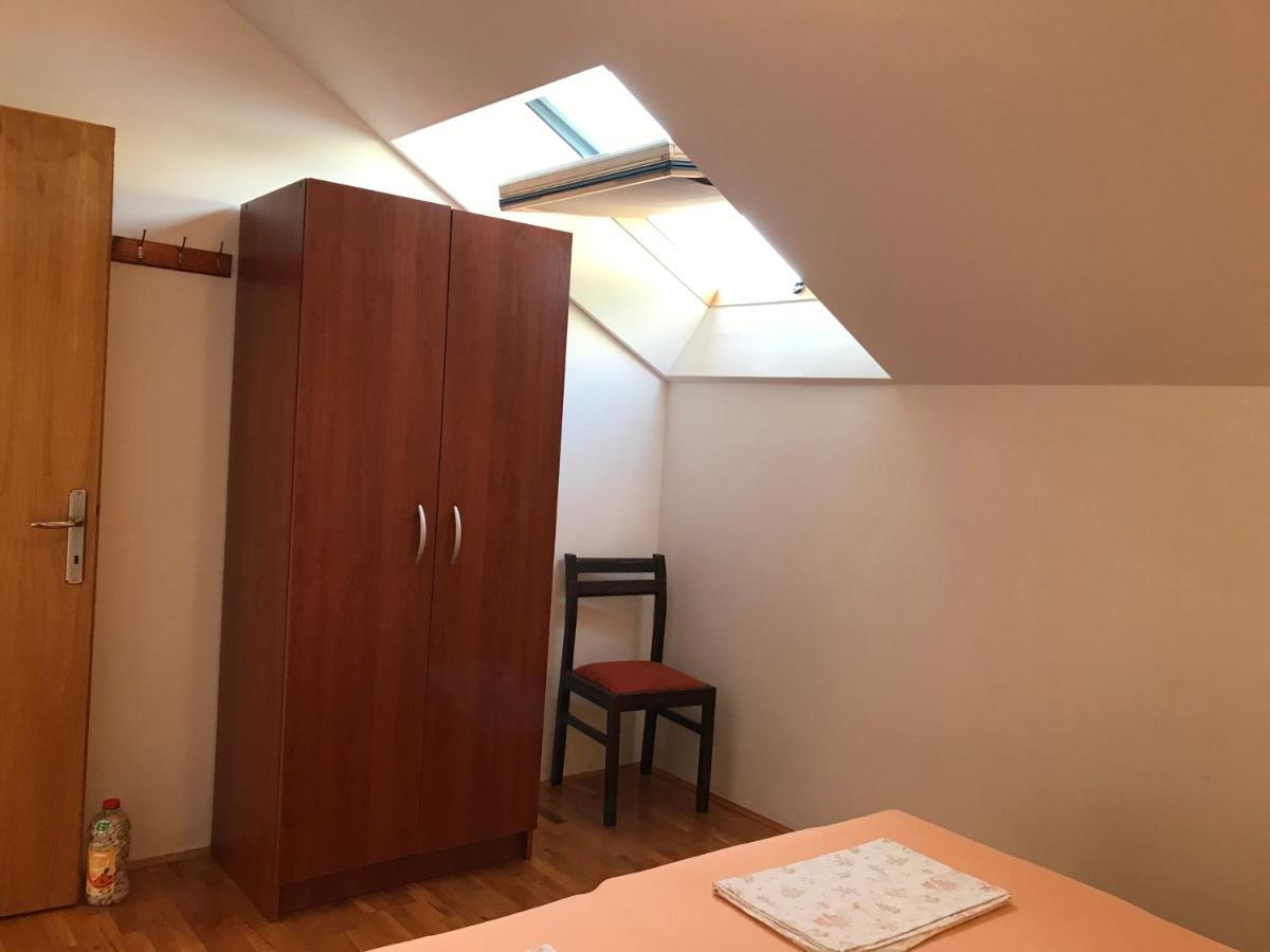 Gala Apartments Omiš Buitenkant foto