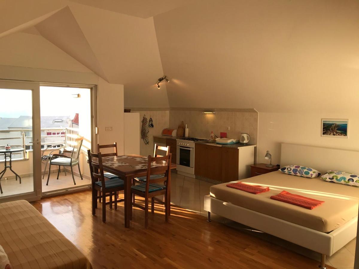 Gala Apartments Omiš Buitenkant foto