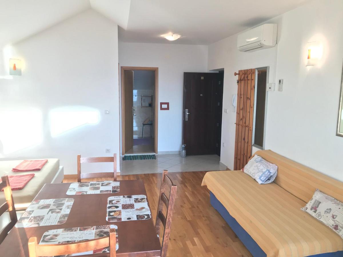 Gala Apartments Omiš Buitenkant foto