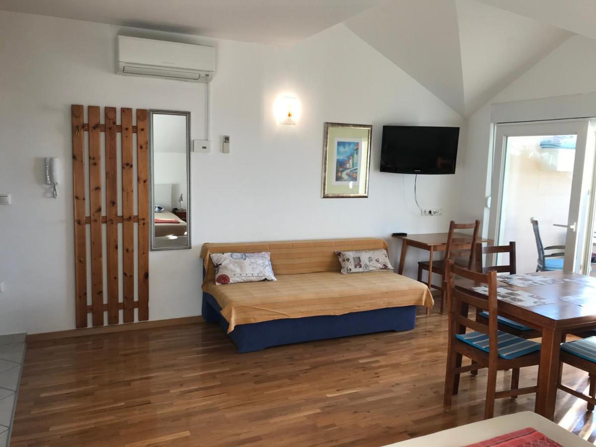 Gala Apartments Omiš Buitenkant foto